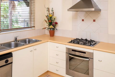 The Lakes Cairns Resort - eAccommodation 1