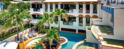 Regal Port Douglas - eAccommodation 4