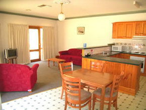 Campaspe Lodge - eAccommodation 1