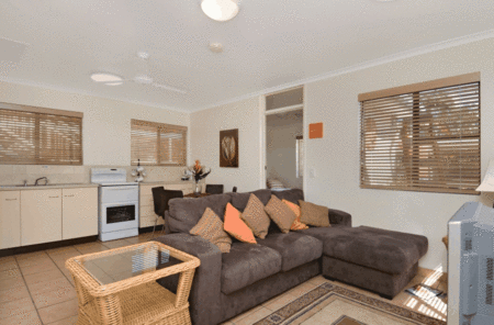 Cayman Quays - eAccommodation 5