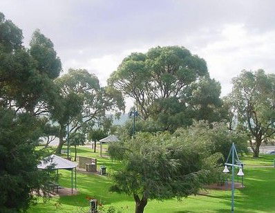 Beachside Apartment Hotel - eAccommodation 1