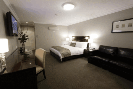 Carlyle Suites & Apartments - eAccommodation 2
