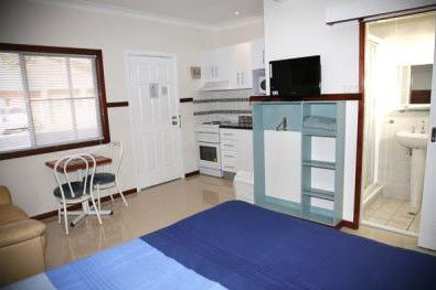 Across Country Motor Inn - eAccommodation 2