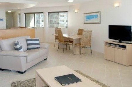 Malibu Mooloolaba - eAccommodation 2