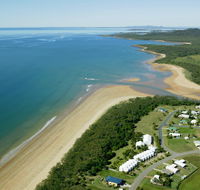 SeaEagles Beach Resort - eAccommodation