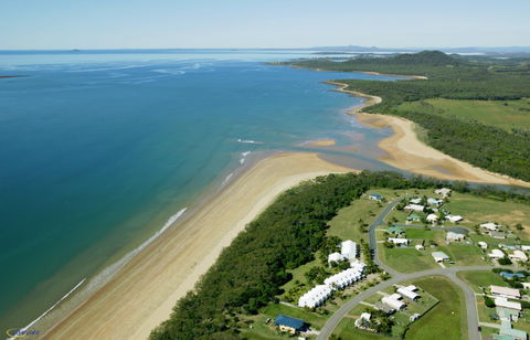 SeaEagles Beach Resort - eAccommodation 0