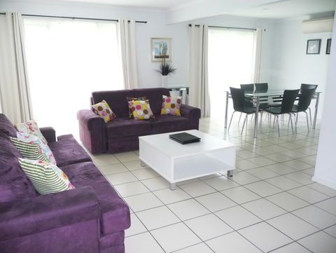The Shores Holiday Apartments - eAccommodation 0
