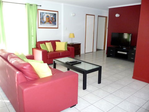 The Shores Holiday Apartments - eAccommodation 4