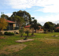 Lakes Entrance Country Cottages - eAccommodation