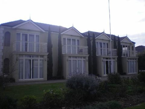 Colonial Village Motel - eAccommodation 1