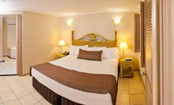 Regal Port Douglas - eAccommodation 3