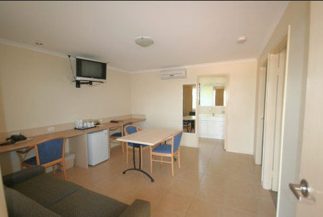 Chinchilla Palms Motor Inn - eAccommodation 3