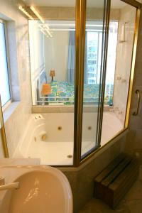 Surfers Mayfair - eAccommodation 4