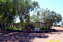 Threeways Roadhouse Tourist Park - eAccommodation 0