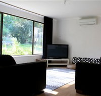 Clare Cottage on Wendouree - eAccommodation