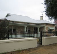 Naracoorte Cottages - MacDonnell House - eAccommodation