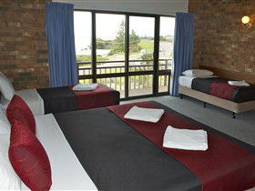 Kangaroo Island Seaside Inn - eAccommodation 0