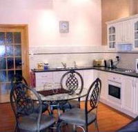 Quandong Apartments - eAccommodation