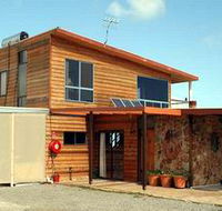 Shboo Shelly Beach Lodge - eAccommodation
