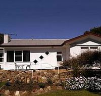 The Pines Holiday Home - eAccommodation