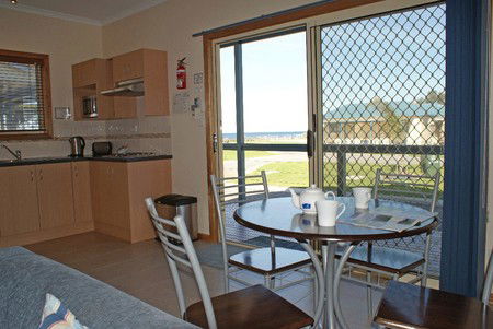 Port Vincent Caravan Park And Seaside Cabins - eAccommodation 2
