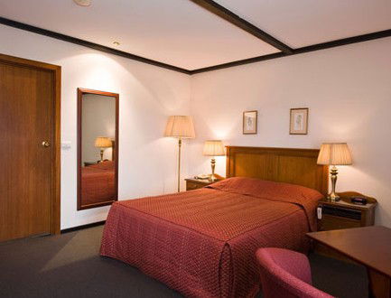 Mick O'Shea's Irish Pub And Motel - eAccommodation 3