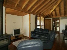 McLaren Ridge 4 - McLaren Ridge Log Cabins - eAccommodation 1