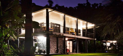 Misty Mountains Tropical Rainforest Romantic Retreat - eAccommodation 9
