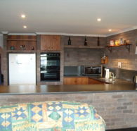 Three Hut Point Waterfront Accommodation - eAccommodation