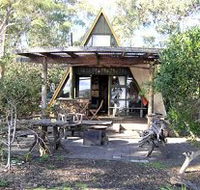 Poppies on the Beach and the Outrigger - eAccommodation