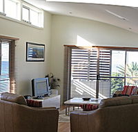 Paradise House - eAccommodation