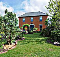 Mrs Currie's House BB - eAccommodation