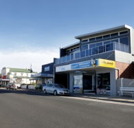 Penguin Waterfront Escape - eAccommodation