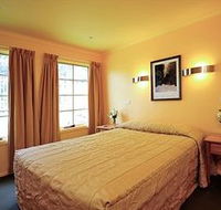 Country Club Villas - eAccommodation