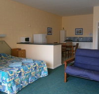 Penguin Holiday Apartments - eAccommodation