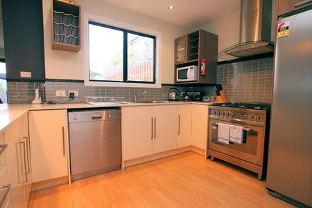 Oakley Place Townhouse - Tasmanian Short Stays - eAccommodation 3