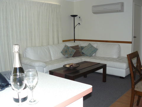 Rainbow Getaway Holiday Apartments - eAccommodation 4
