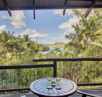 Secrets on the Lake - eAccommodation