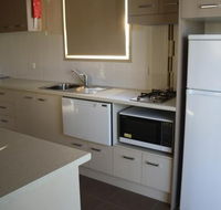 Bowlo Holiday Cabins - eAccommodation