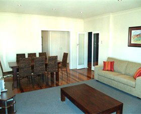 94 Fitzroy Street - eAccommodation 1