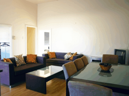 Art Mecca Holiday House - eAccommodation