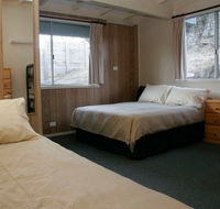 Royal Coachman Ski Lodge - eAccommodation