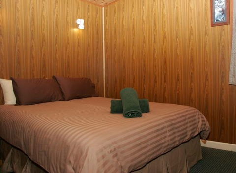 Royal Coachman Ski Lodge - eAccommodation 1