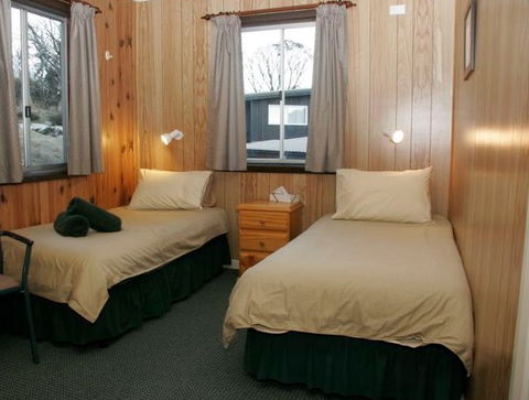 Royal Coachman Ski Lodge - eAccommodation 2