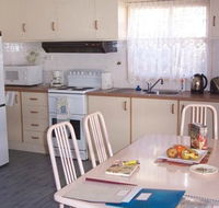 Azalea Cottage - eAccommodation