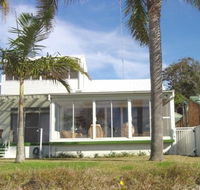 8 Seaview Crescent - eAccommodation