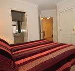 Central Court Apartments - eAccommodation