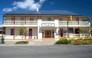 Apsley Arms Hotel - eAccommodation 1