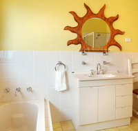 Burra by the Beach - eAccommodation