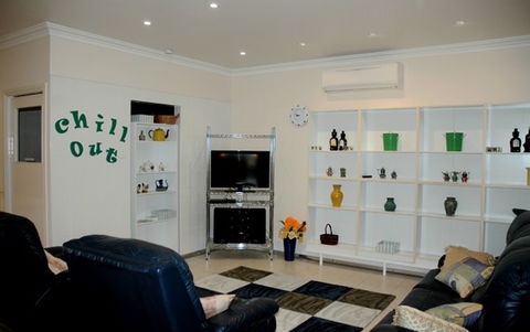 Carrs Hunter Valley Macadamia Farm Guest House - eAccommodation 1